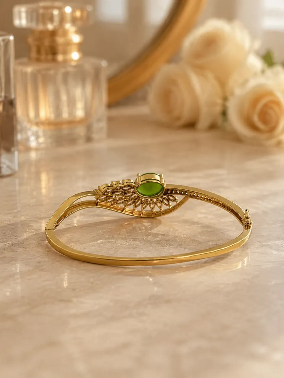 Emerald Grace Openable Bracelet