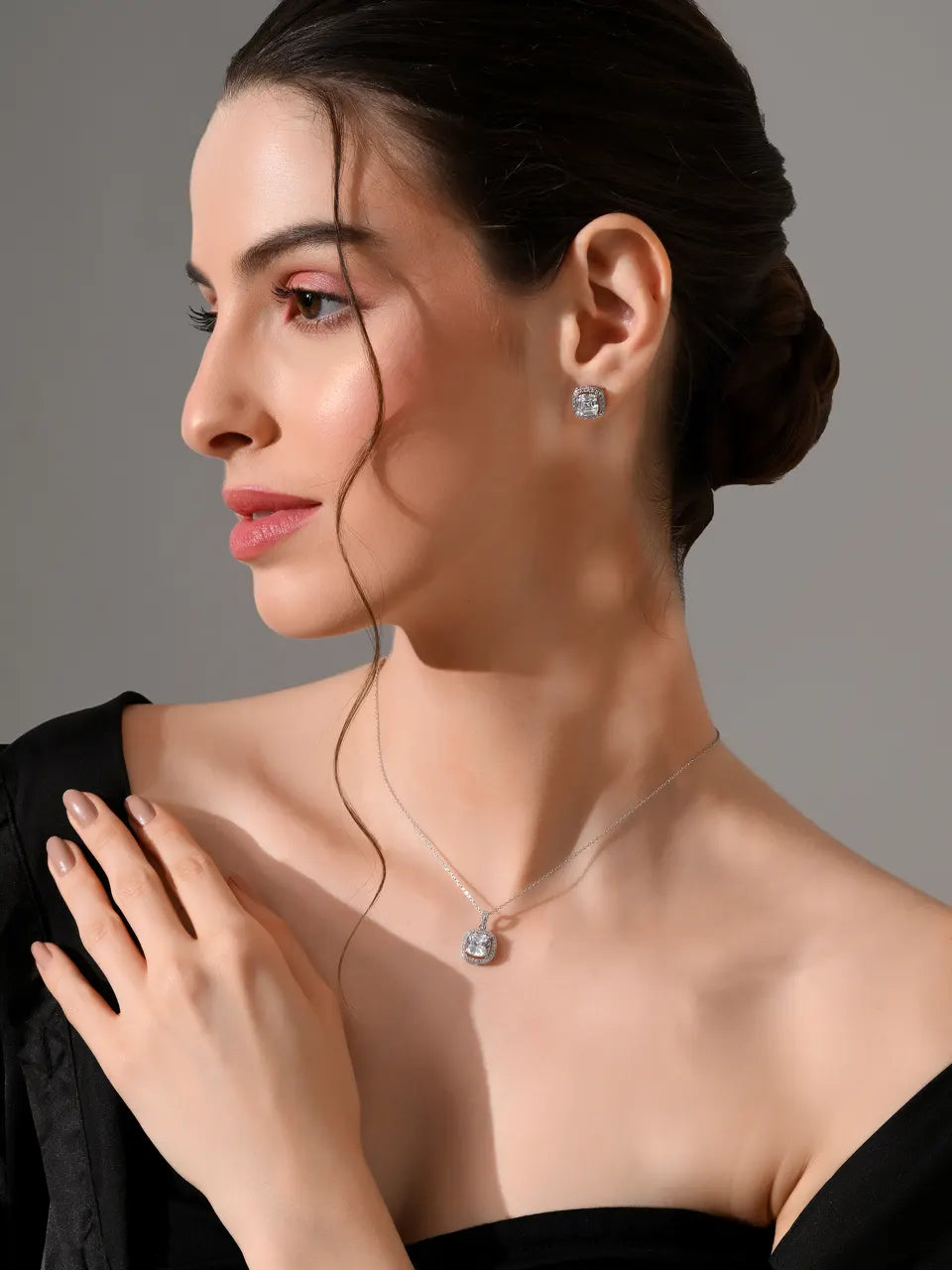 Radiant Halo Diamond Set