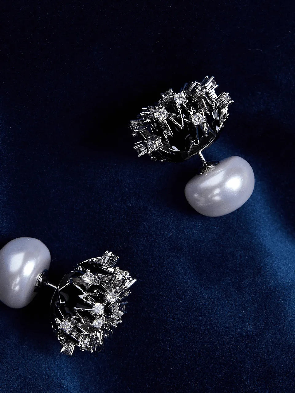Lustrous Noir Earrings