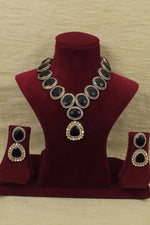 Load image into Gallery viewer, Black Stone Cluster Necklace Set