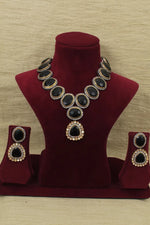 Load image into Gallery viewer, Black Stone Cluster Necklace Set
