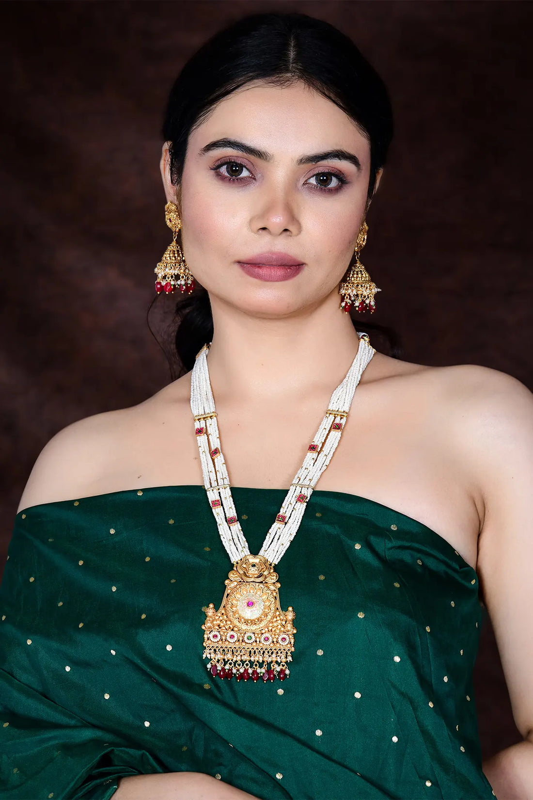 Kaavya Necklace Set