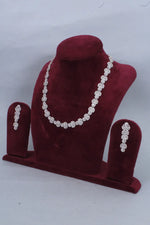 Load image into Gallery viewer, Katarina Necklace Set
