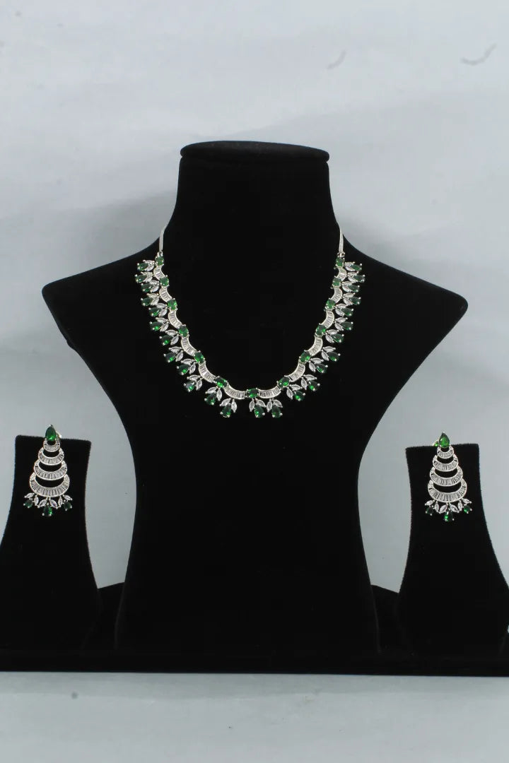 Luna Necklace