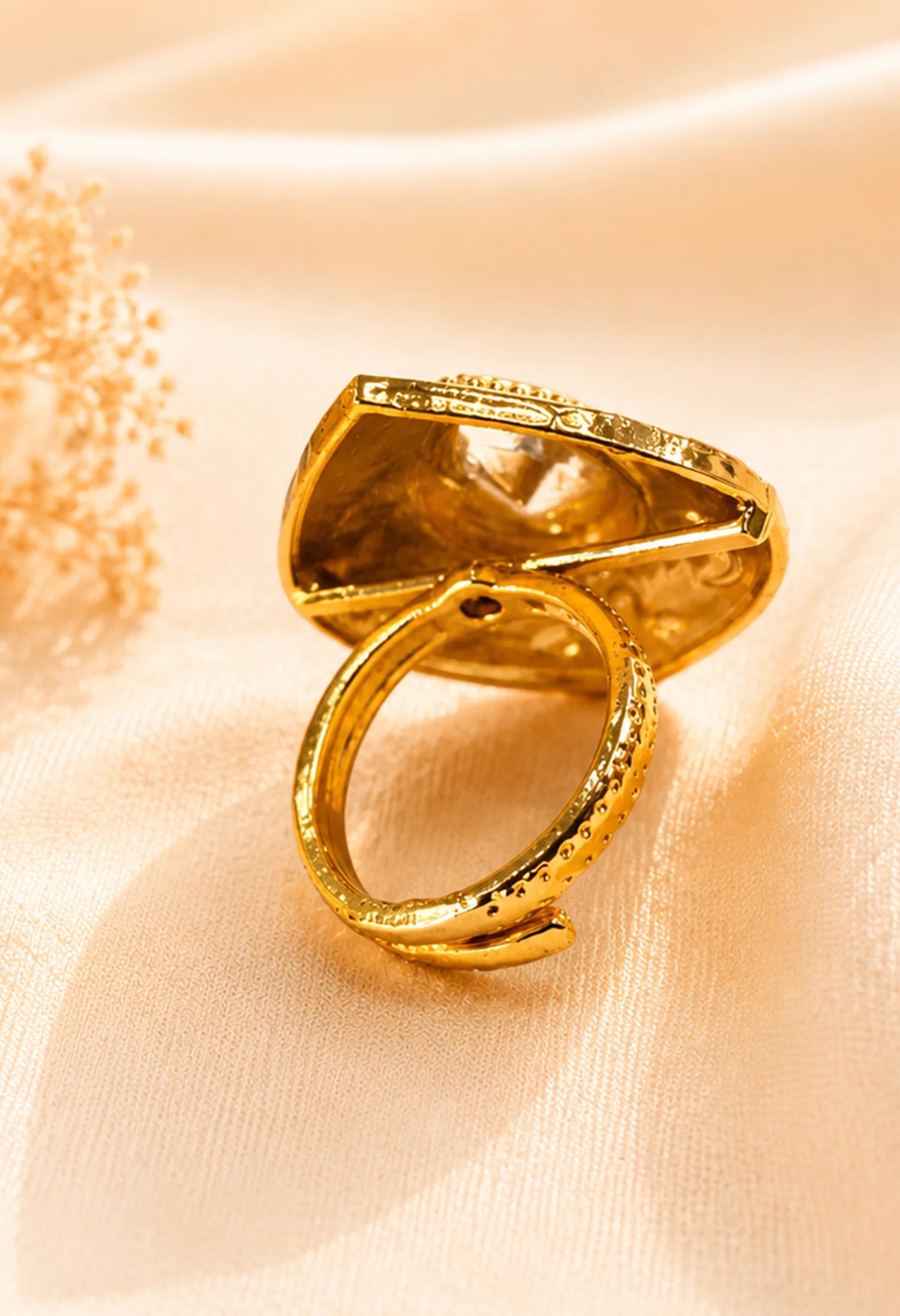 Noor Teardrop Ring