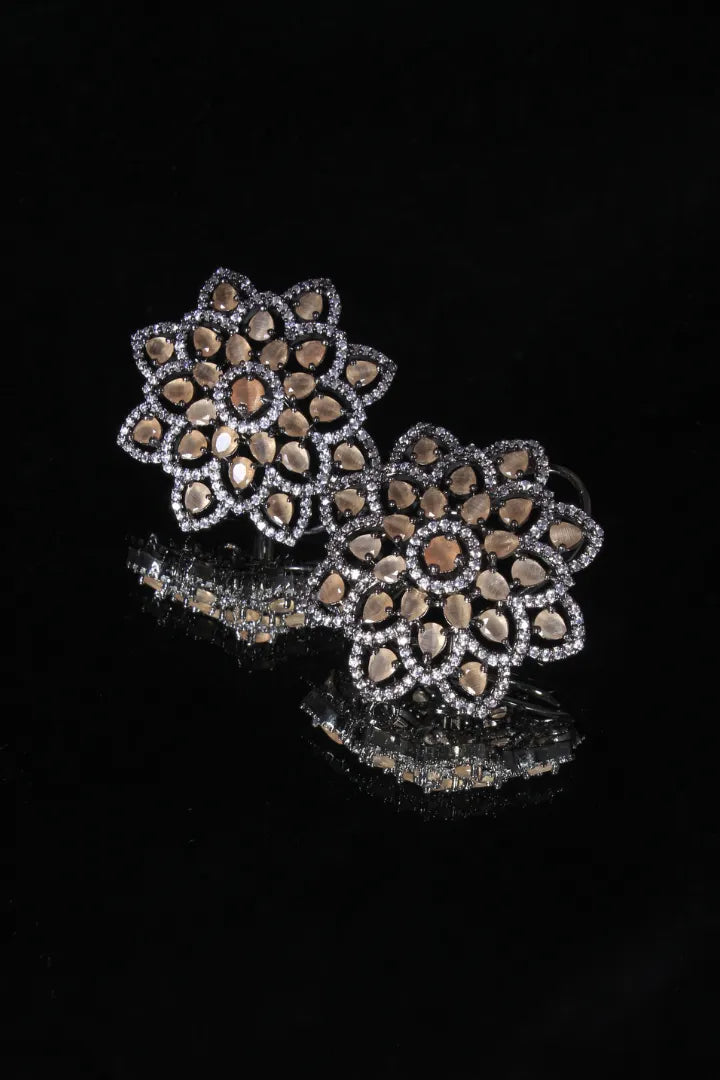 Sara Earring