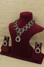 Load image into Gallery viewer, Black Stone Cluster Necklace Set
