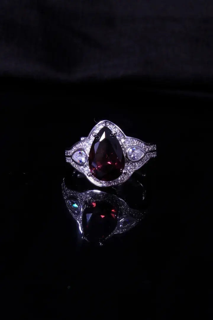 Scarlett Ring