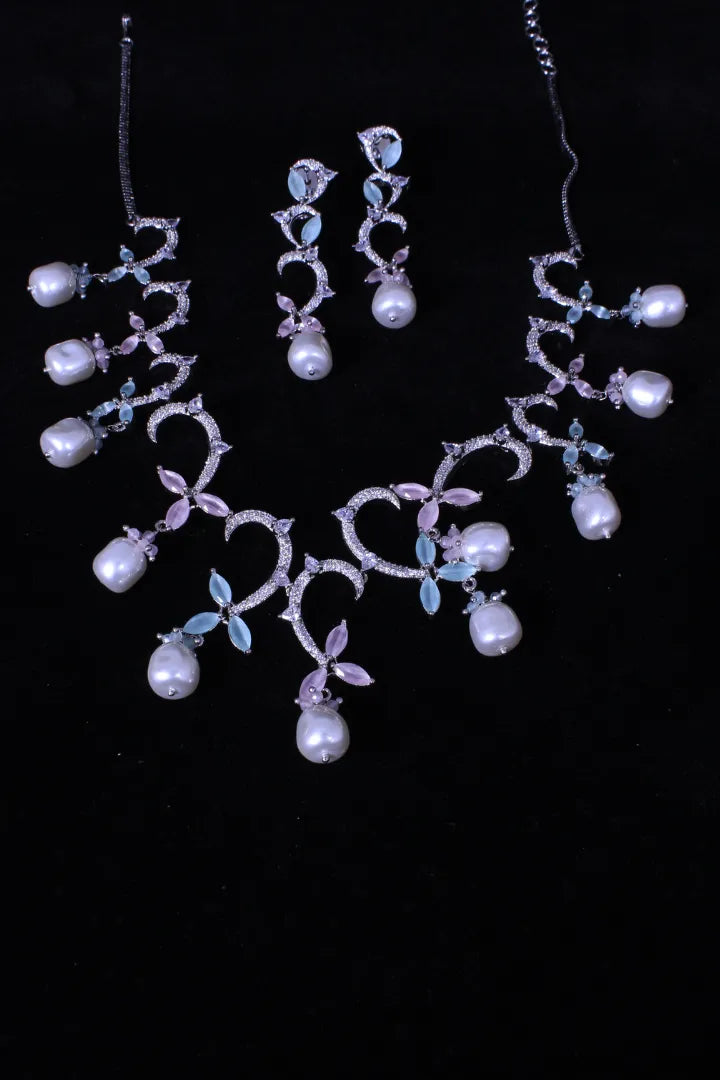 Isa Necklace Set