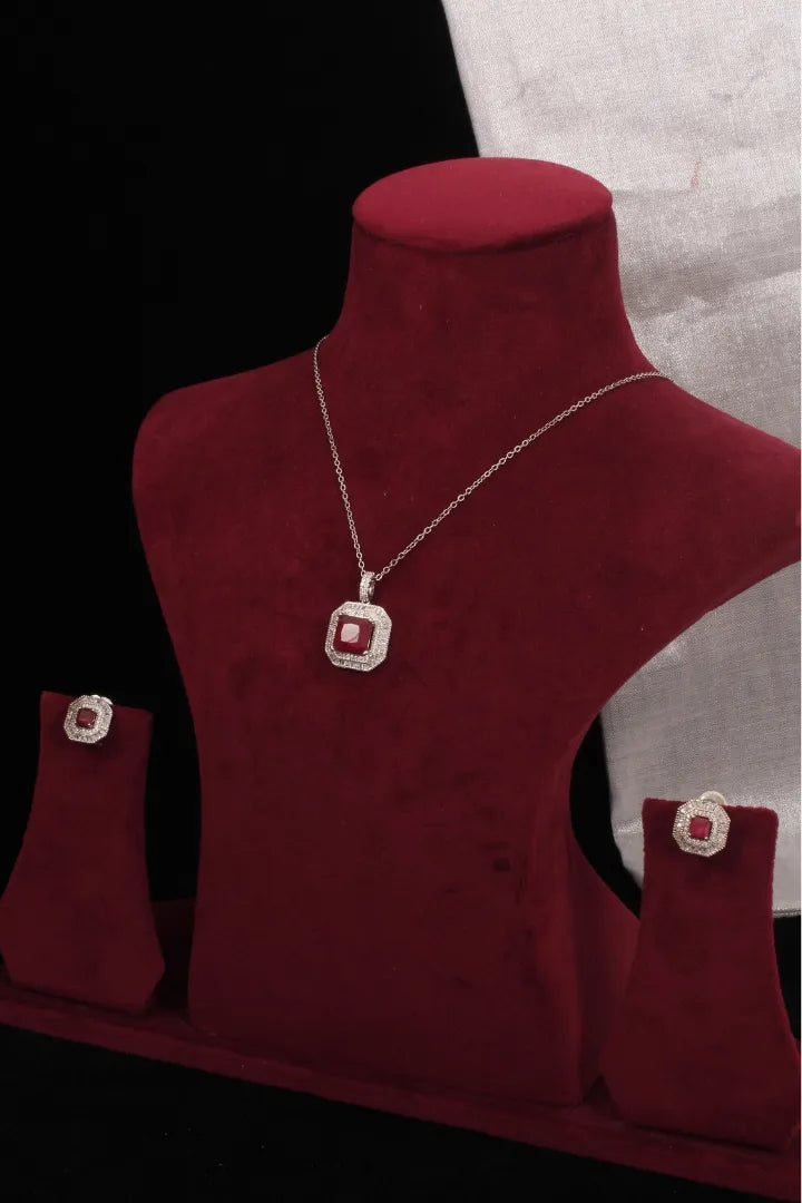  Red Pendant Chain Necklace Set 