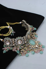Load image into Gallery viewer, kundan necklace set
