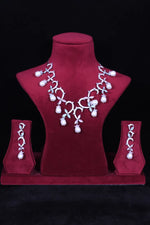 Load image into Gallery viewer, Isa Necklace Set
