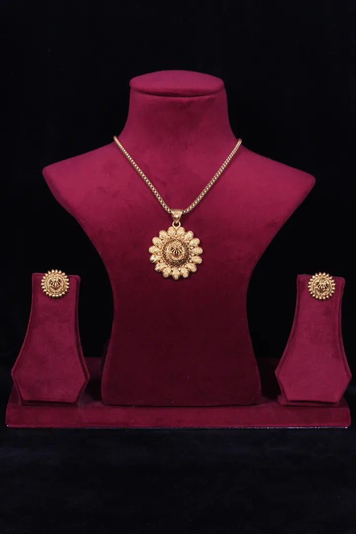 gold plated pendant necklace set