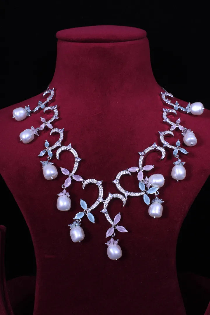 Isa Necklace Set