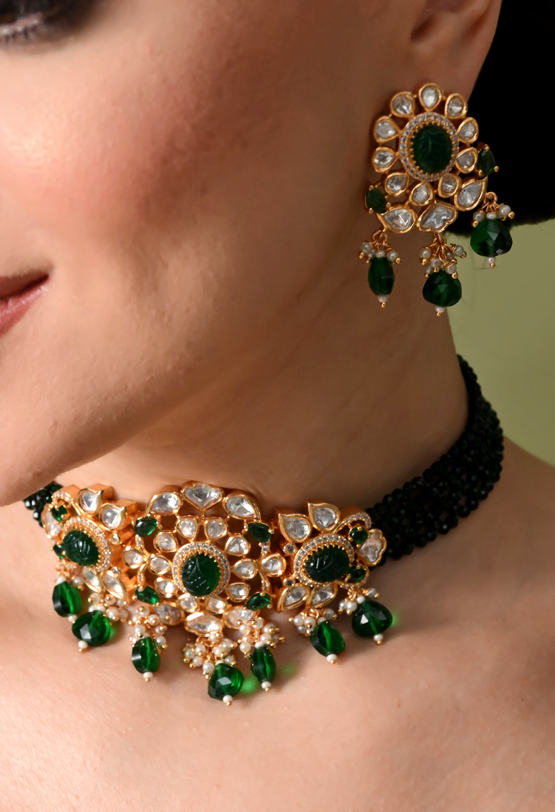 Shimmering Emerald Floral Necklace Set