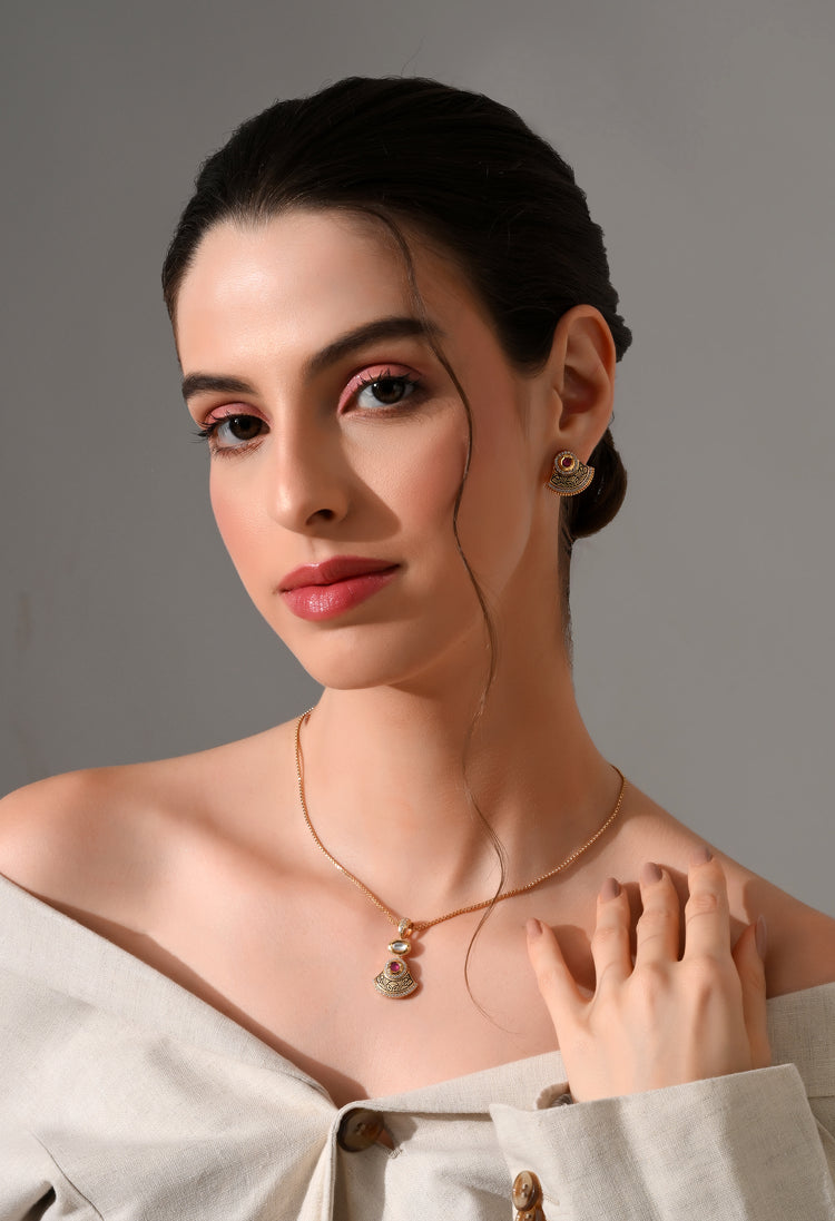 Heritage Glow Pendant Set For Woman