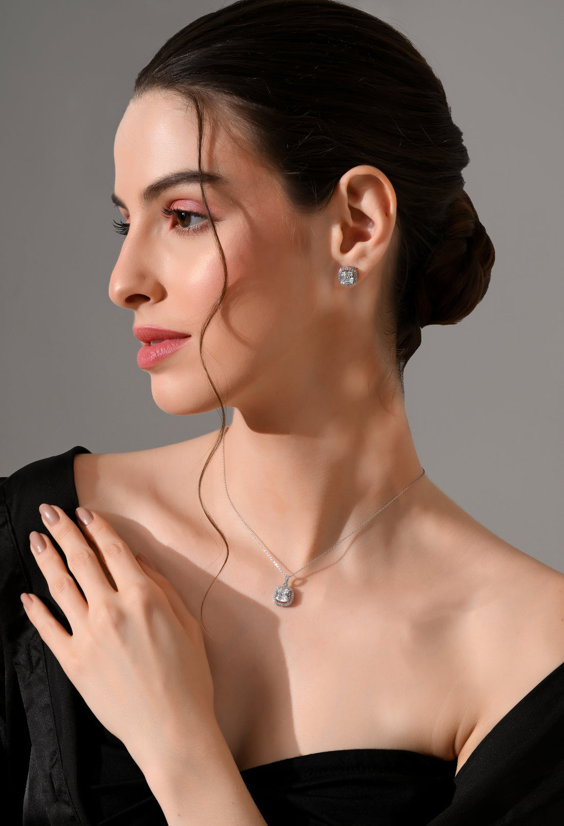 Radiant Halo Diamond Set