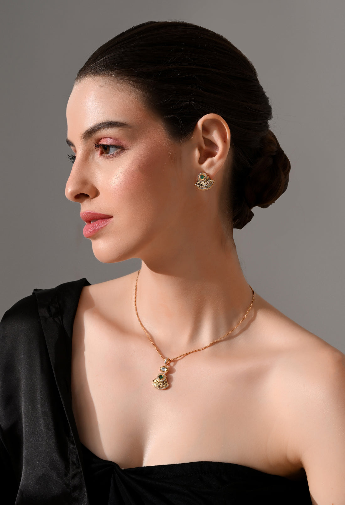 Emerald Radiance Pendant Set