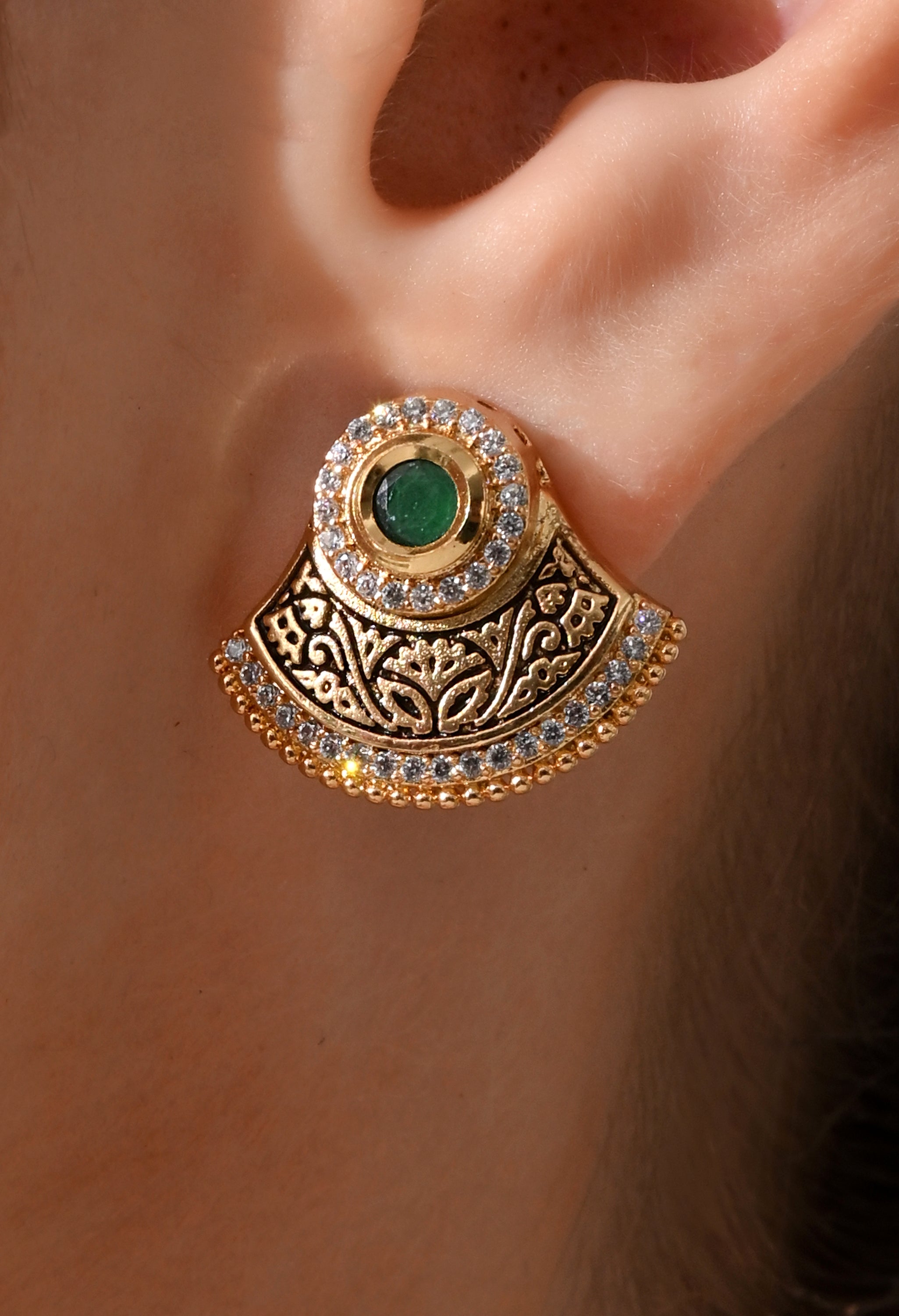 Emerald Radiance Pendant Set