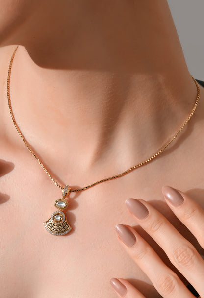 Golden Grace Kundan Pearl Jewelry Set