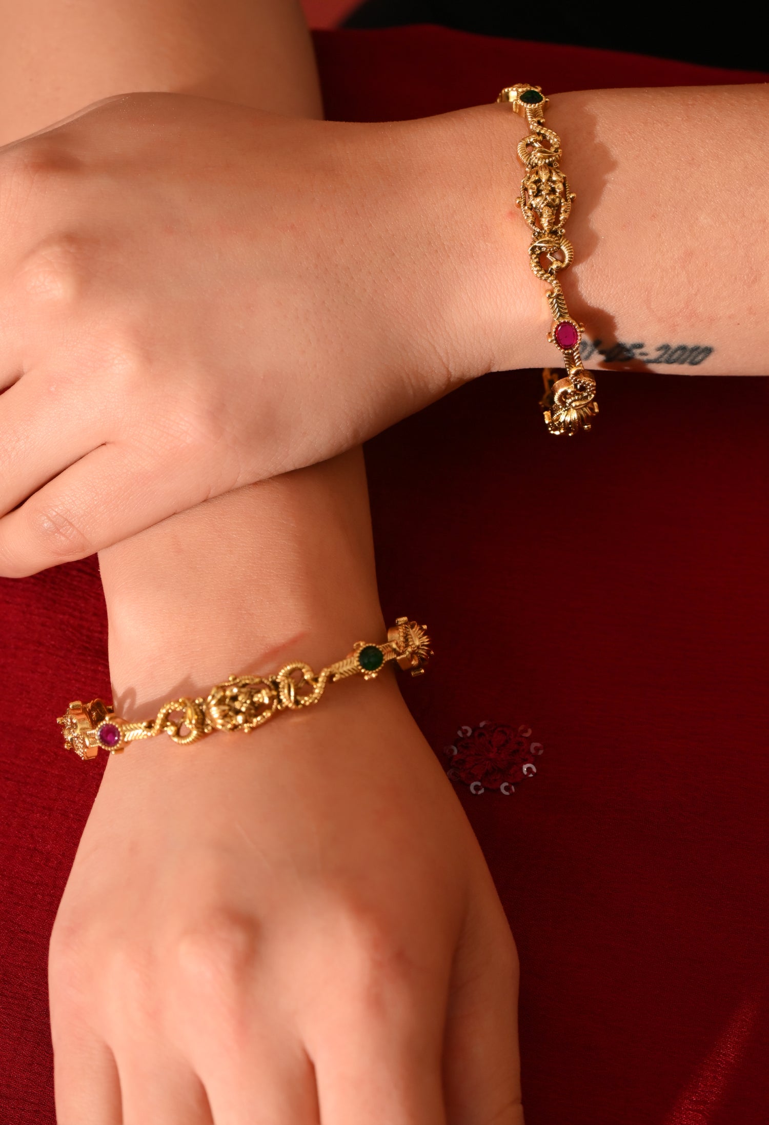 Antique Gold Stone-Studded Link Bracelet