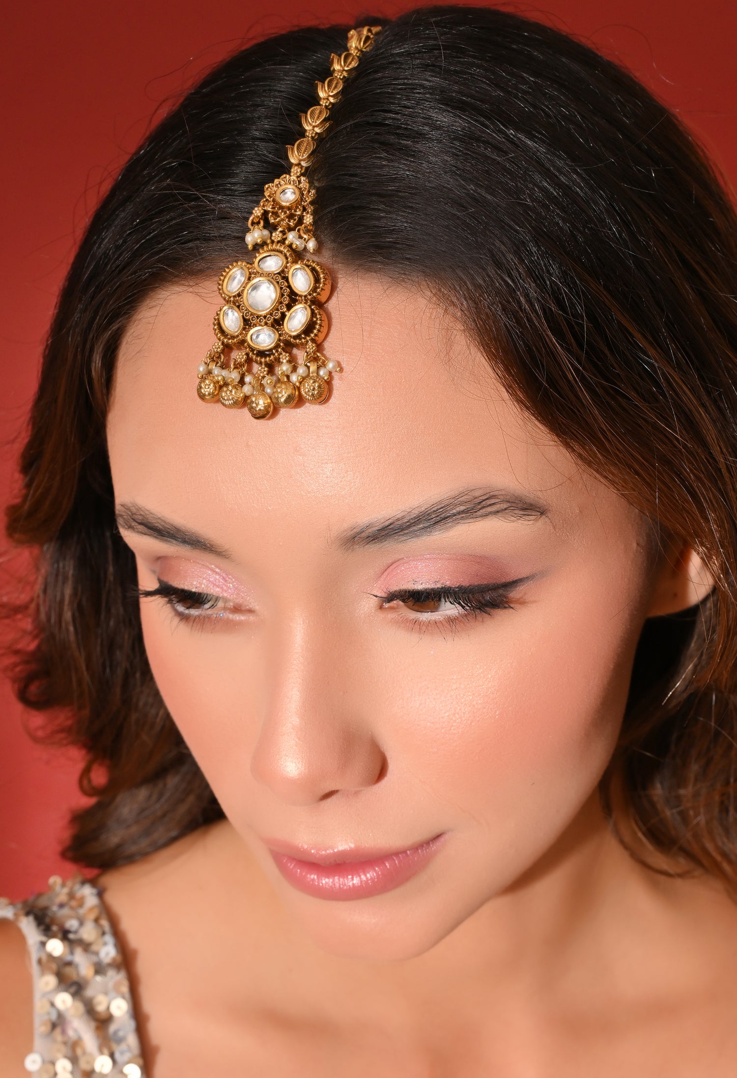 Noor Kundan Pearl Drop Maang Tikka