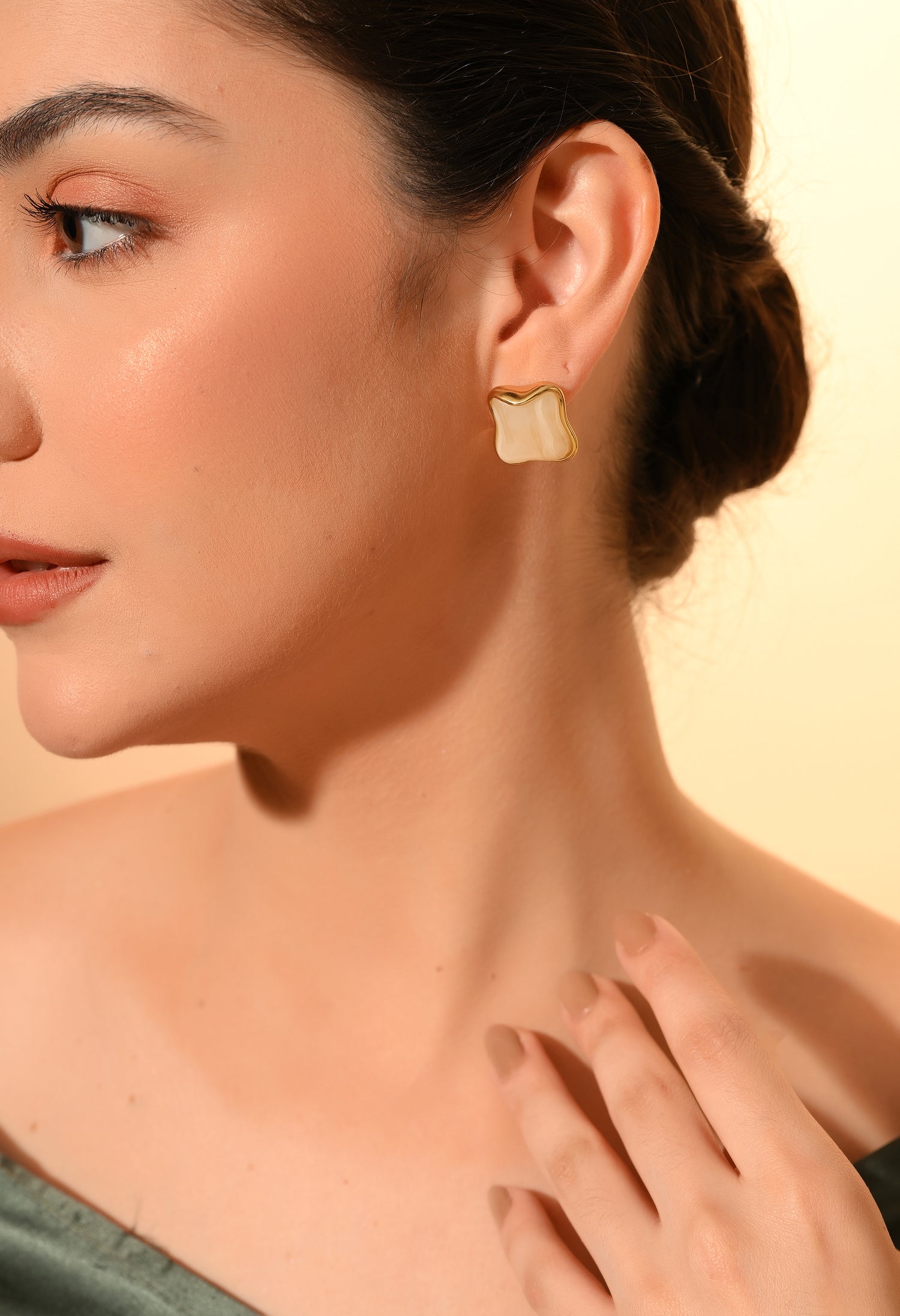 Golden Mist Shell Studs