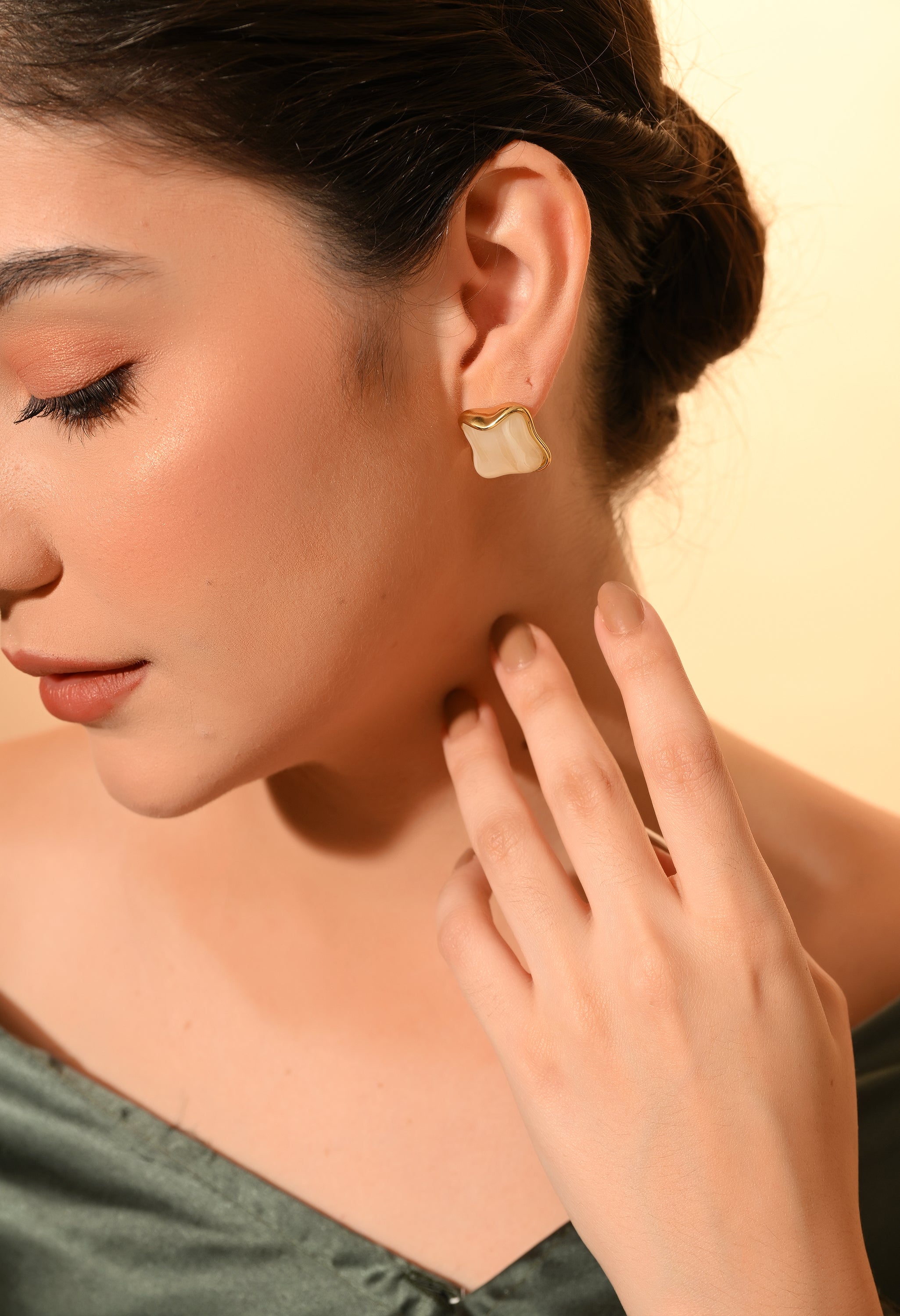 Golden Mist Shell Studs