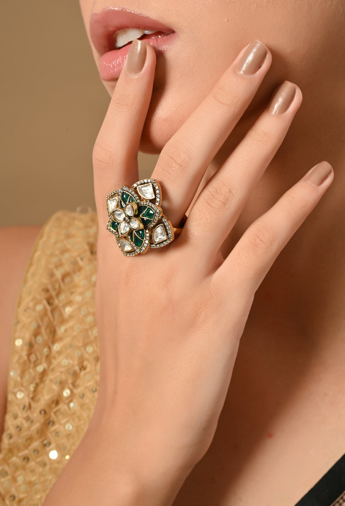 Exquisite Vintage Floral Ring Delight