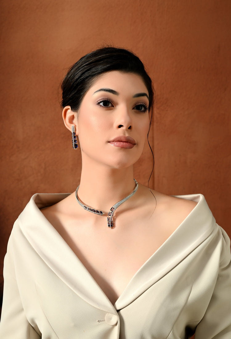 Elegant Sparkling Silver Curve Set For Woman