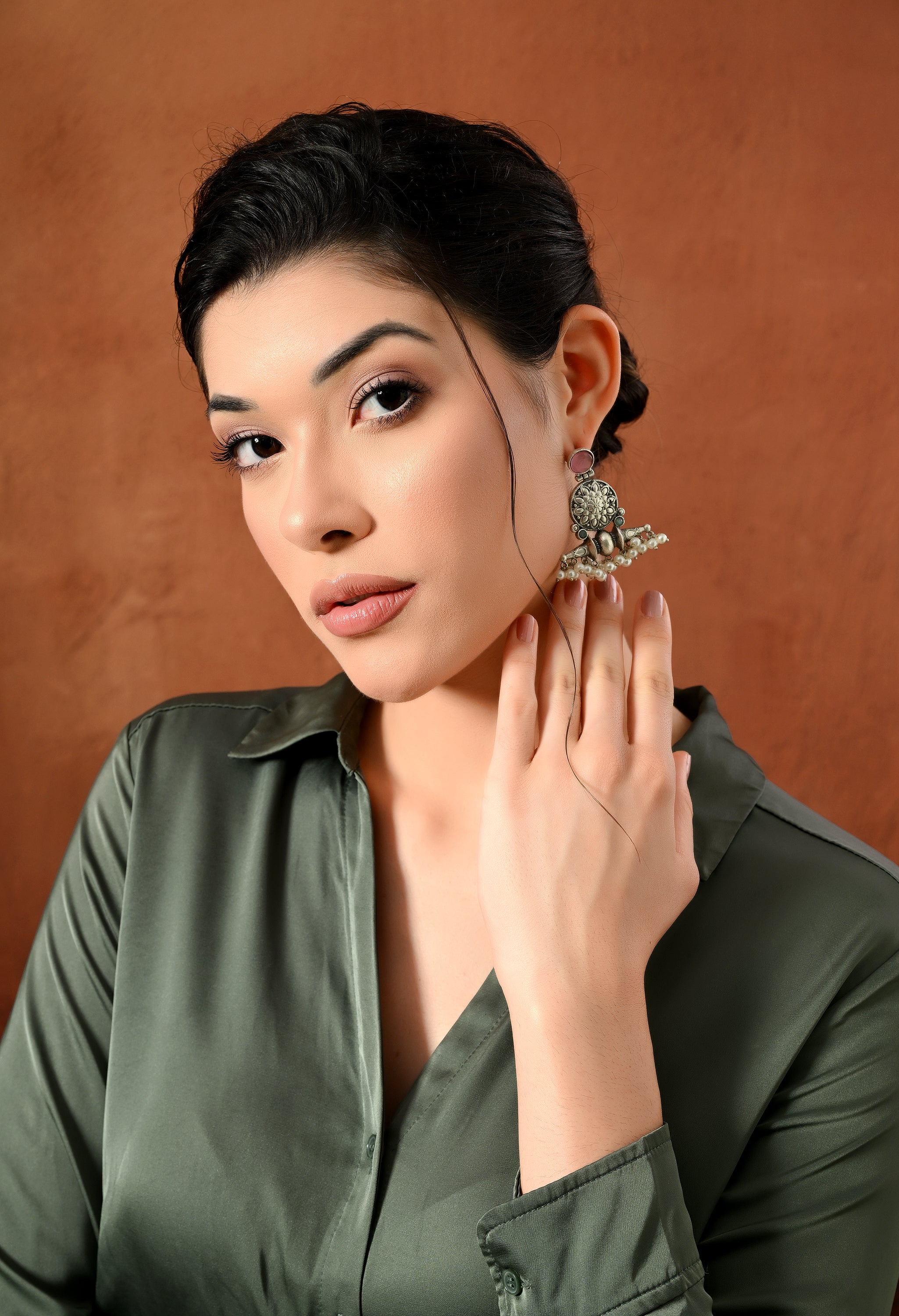 Antique Charm Pearl Earrings
