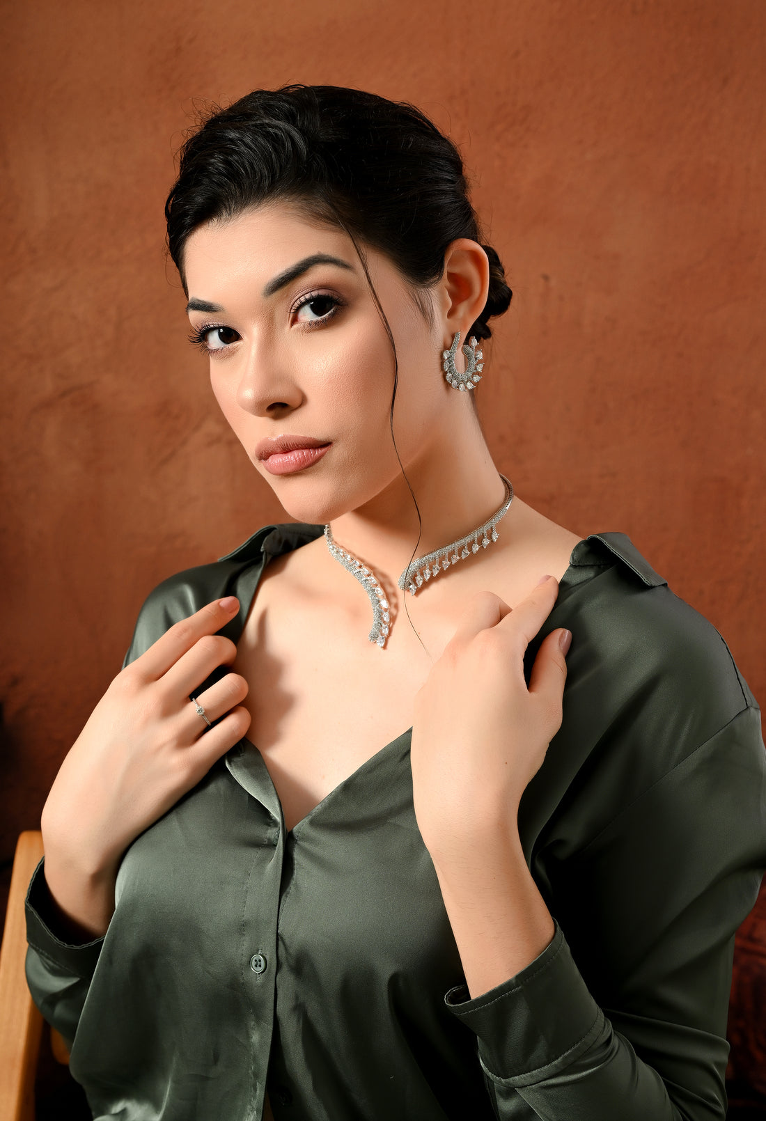 Diamond Glow Curve Necklace Set