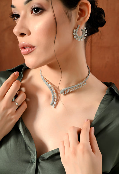 Diamond Glow Curve Necklace Set