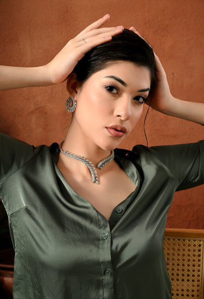 Diamond Glow Curve Necklace Set