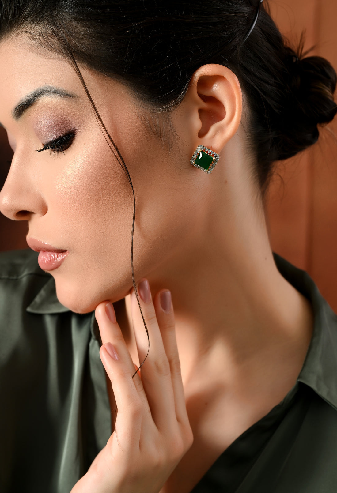 Emerald Glow Square Stud Earring