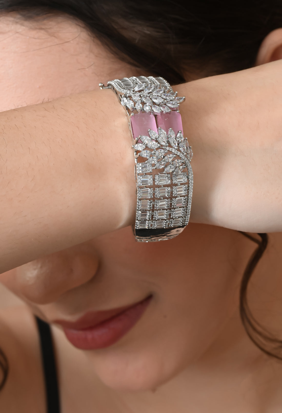 Radiant Elegance Silver Leaf Bracelet