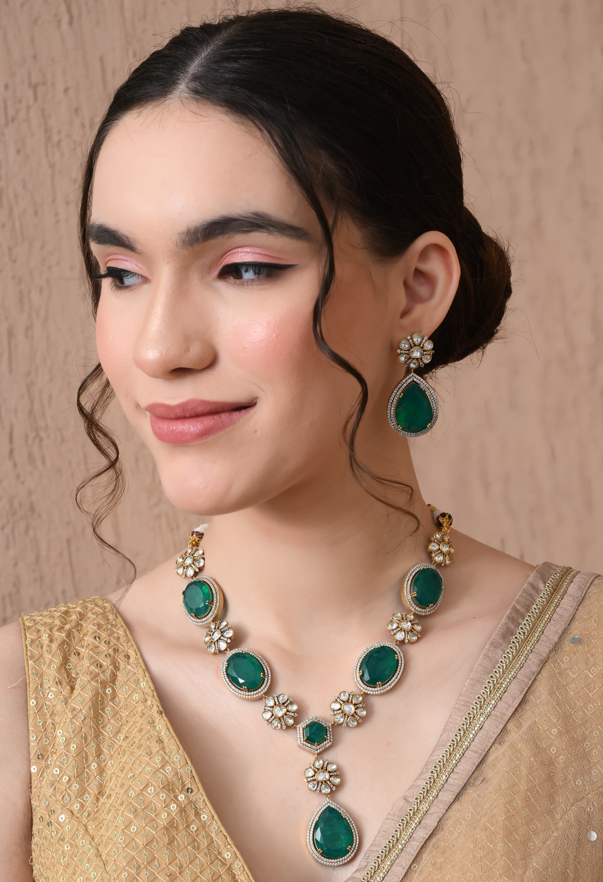 Elegant Emerald Blossom Jewelry Set