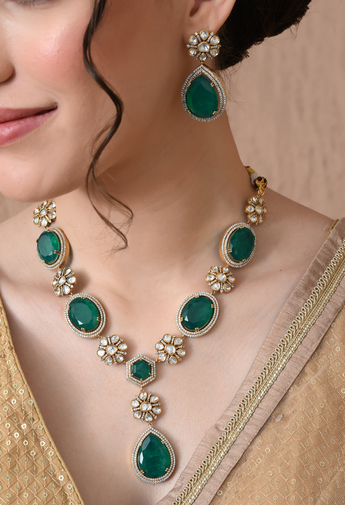 Elegant Emerald Blossom Jewelry Set