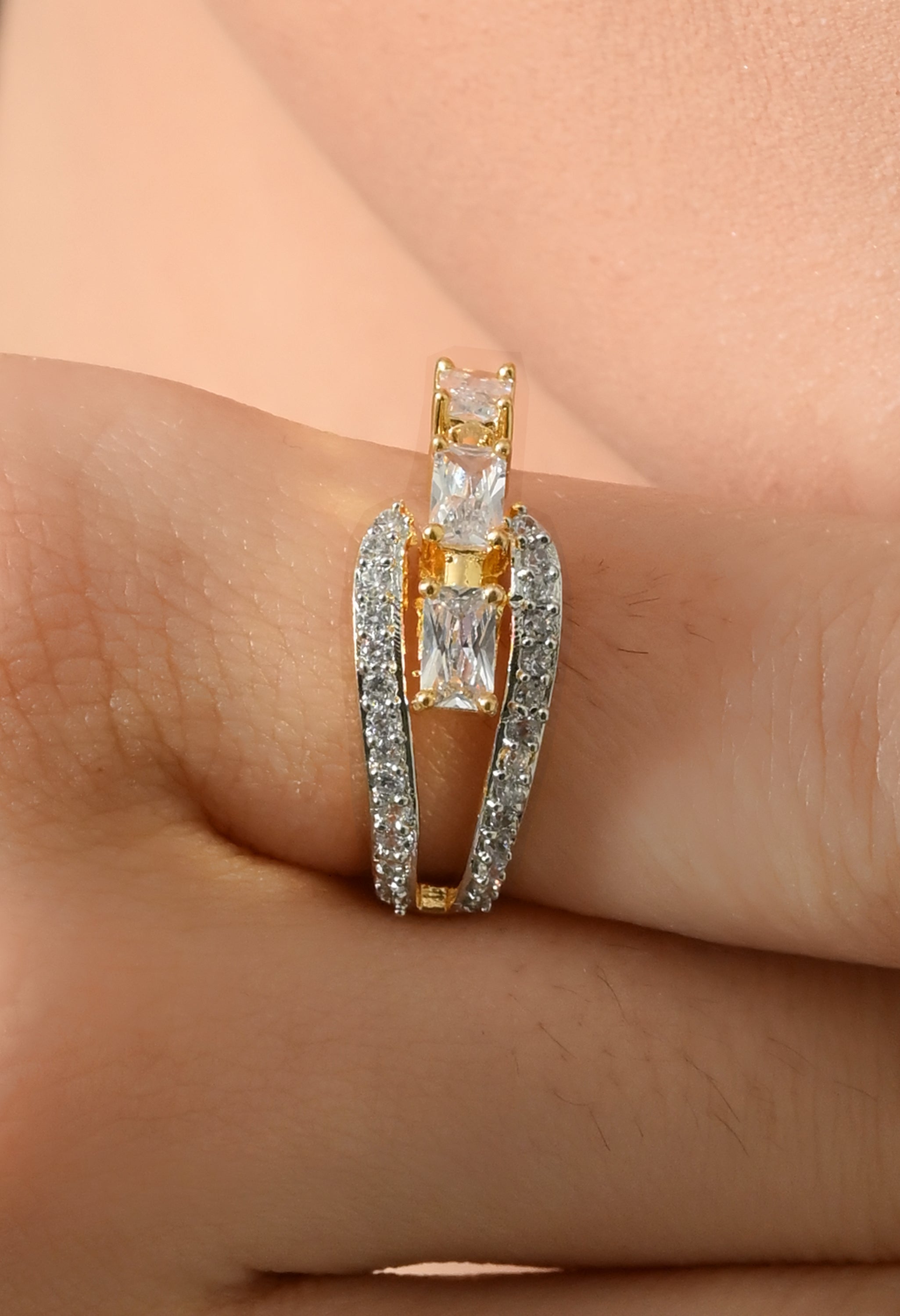 Sparkling Elegant Dual Band Ring