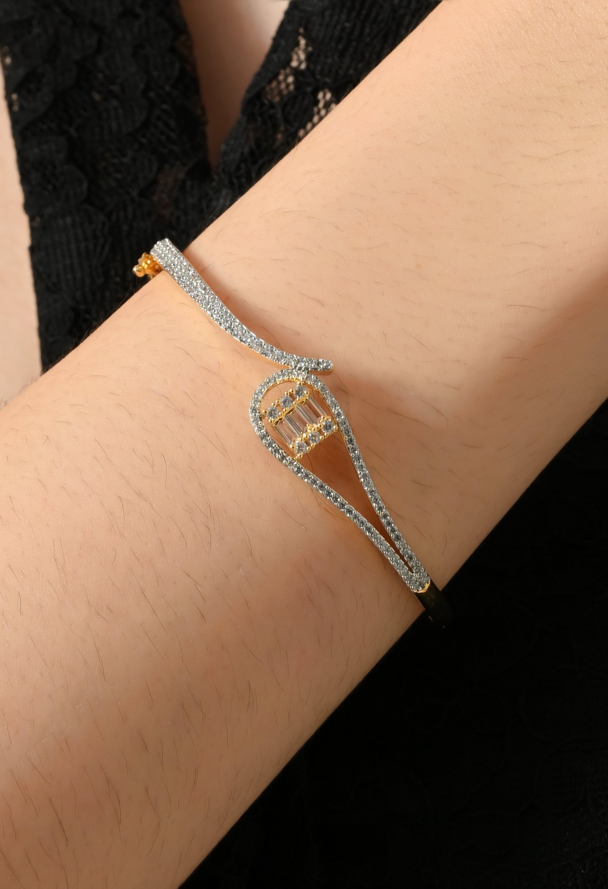 Elegant Sparkling Crystal Curve Bracelet