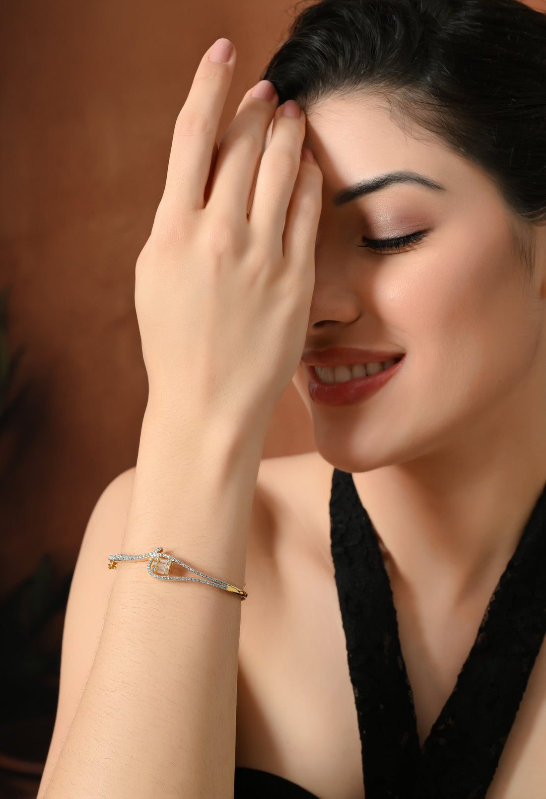 Elegant Sparkling Crystal Curve Bracelet