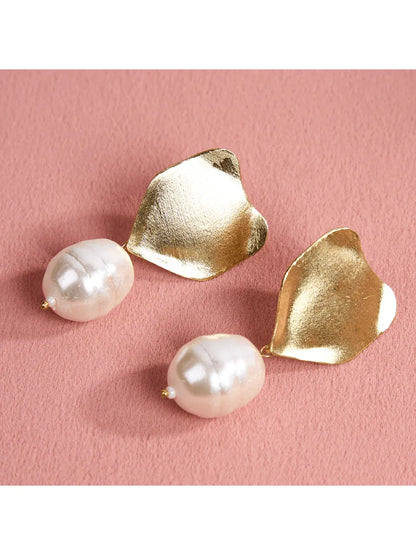 Golden Leaf Pearldrop Earrings