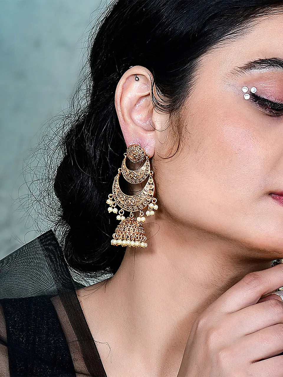 Aarohi Earrings