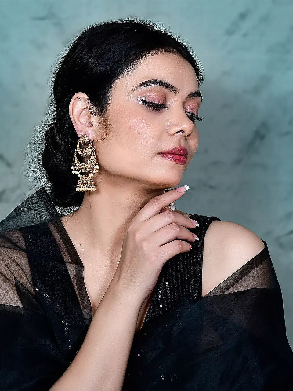 Aarohi Earrings