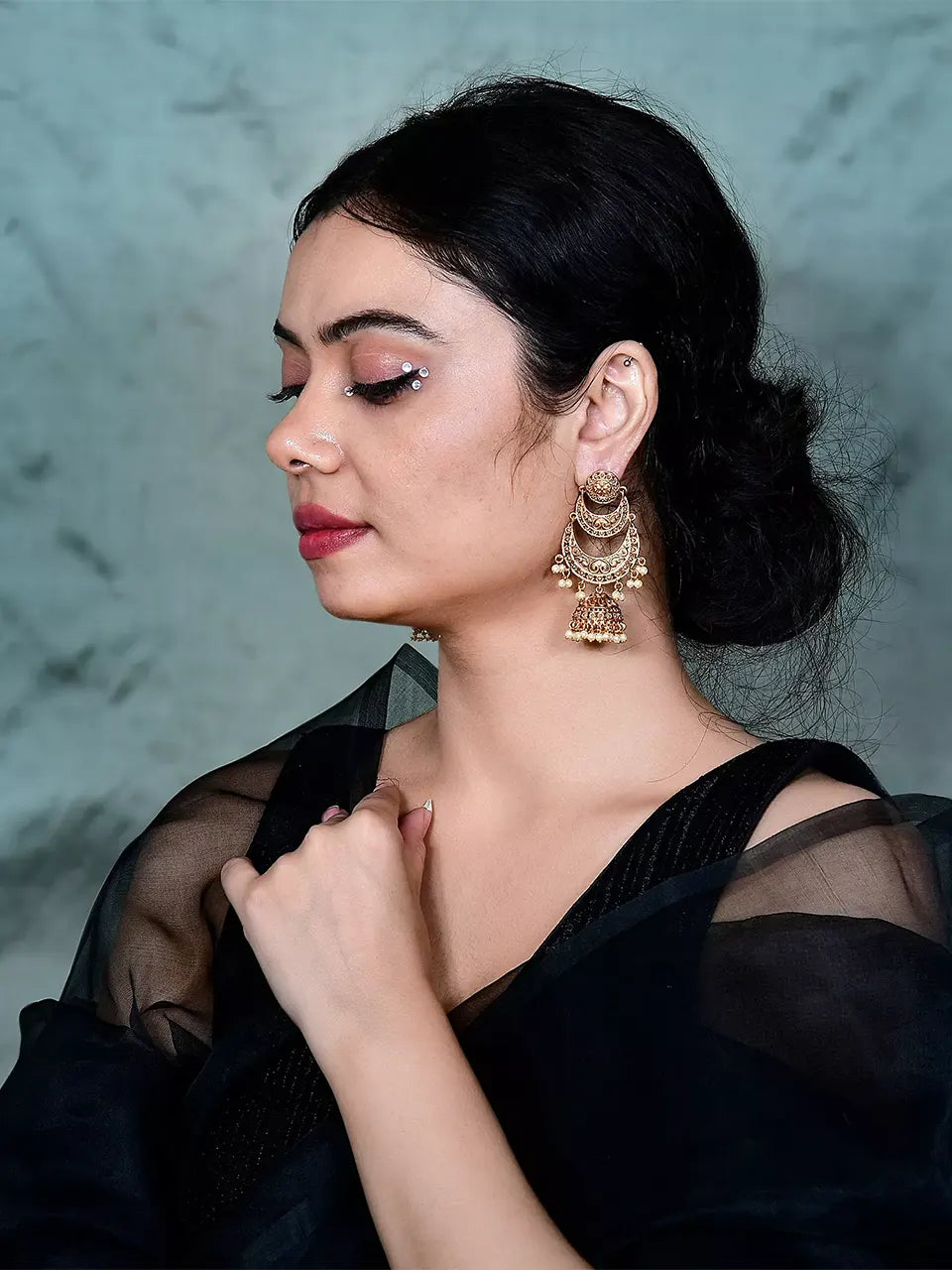 Aarohi Earrings