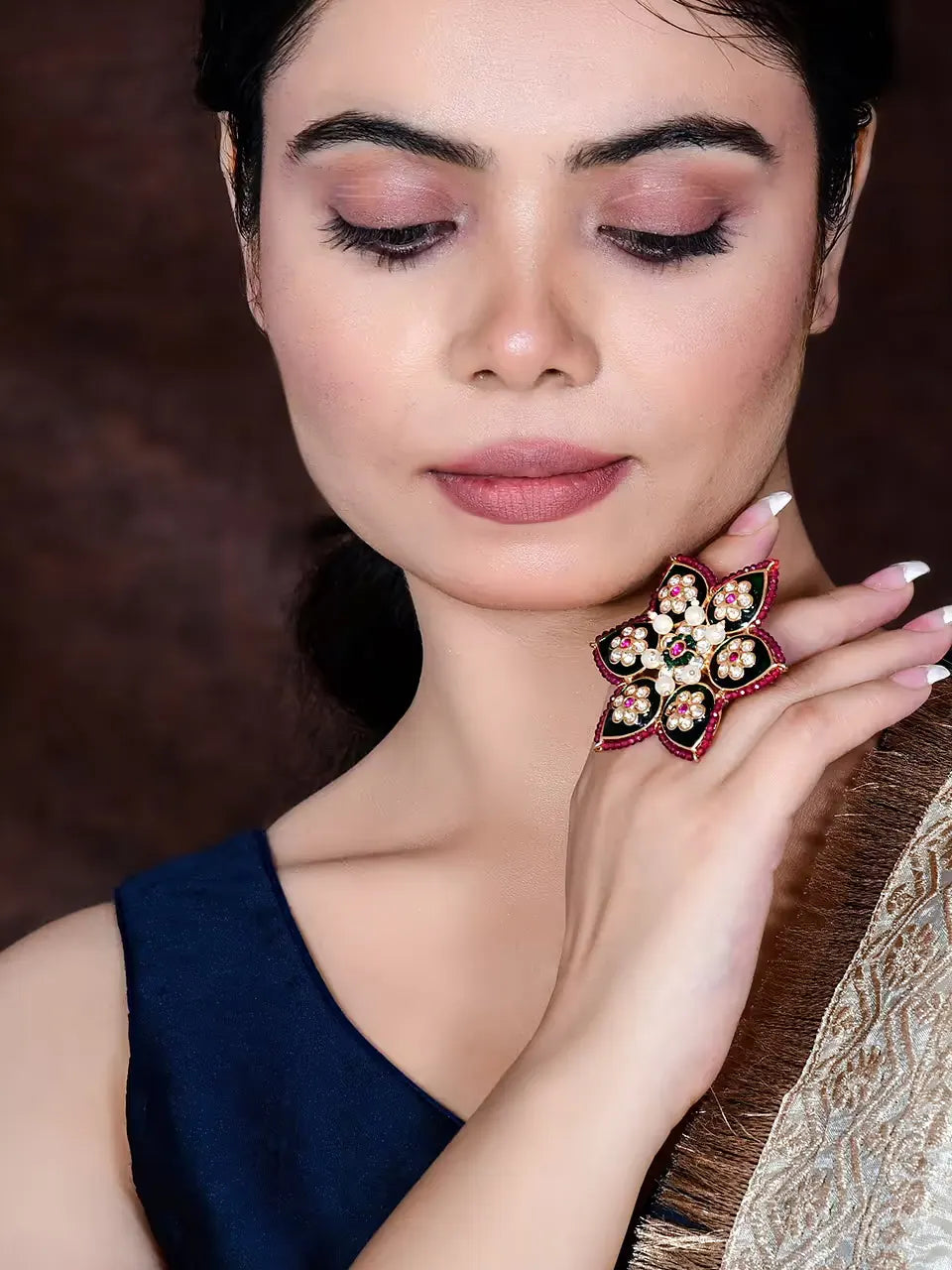 Hala Finger Ring