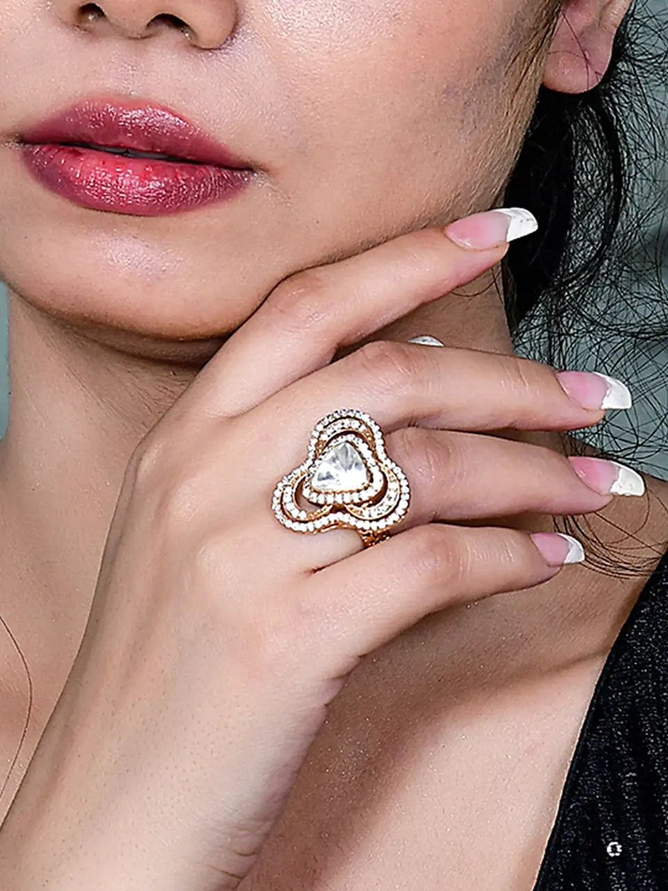 Zunaira Finger Ring