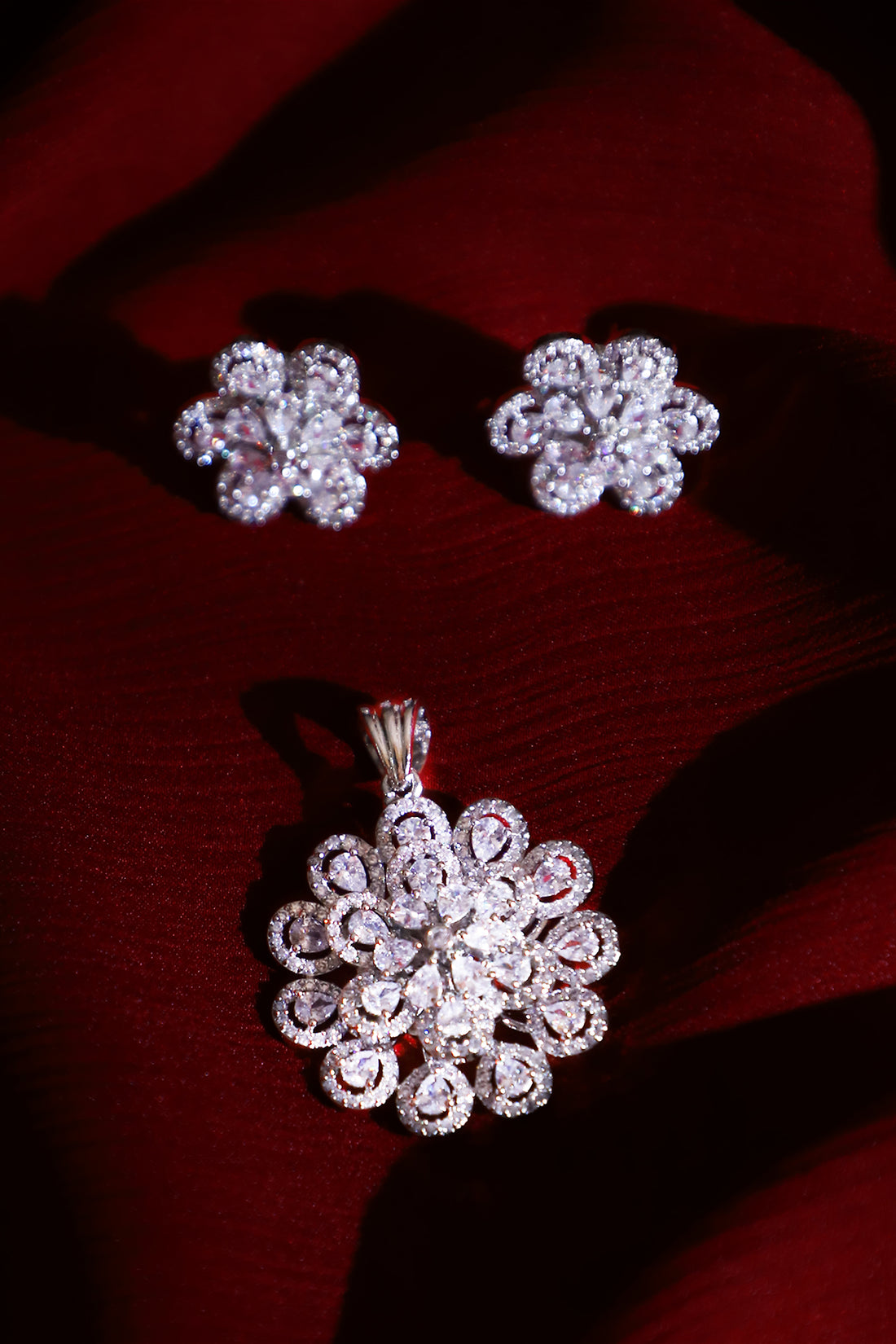 Starlit Bloom Pendant Set