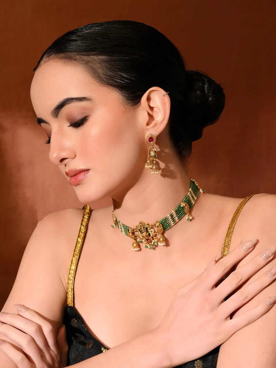 Emerald Devotion Choker Set