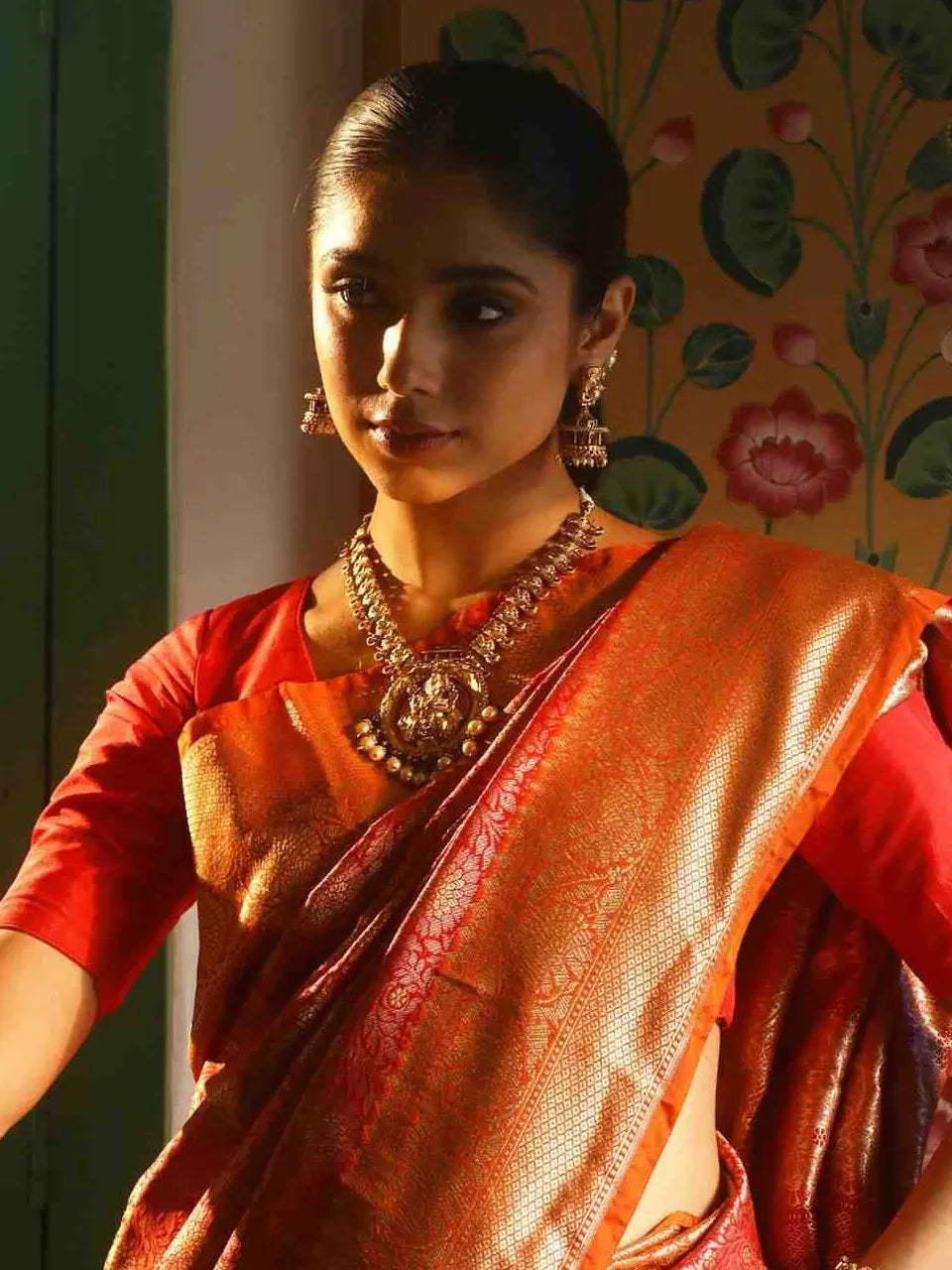 Vinayak Necklace Set